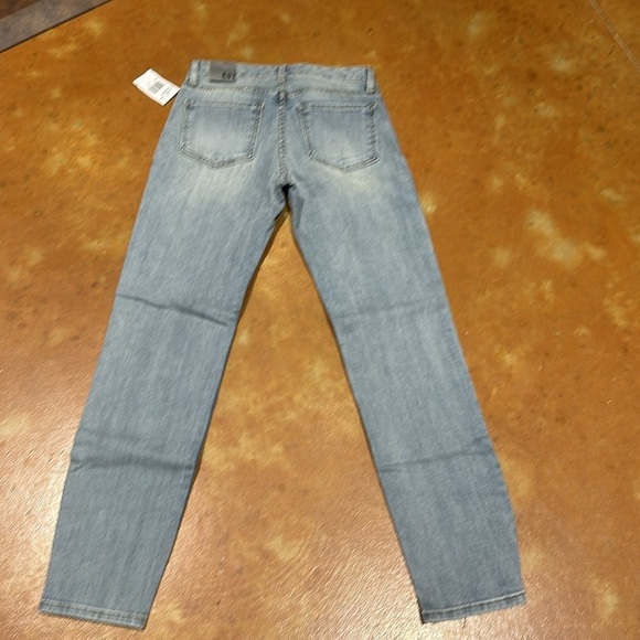 NWT Kut From the Kloth straight leg distressed on hem Jean. Size 2 - Picture 6 of 8